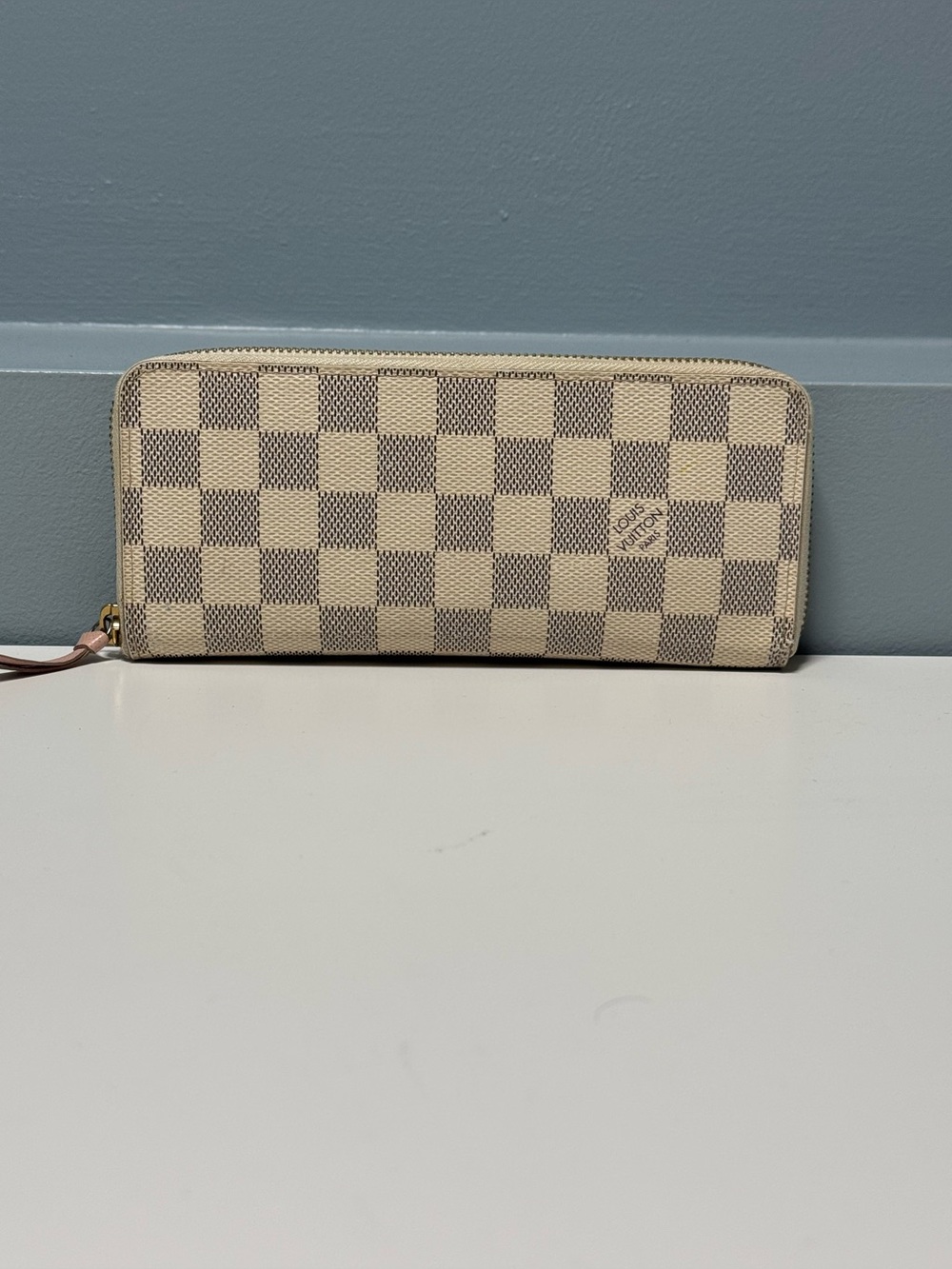 Louis Vuitton Damier Azur Zip Wallet - Cream & pink